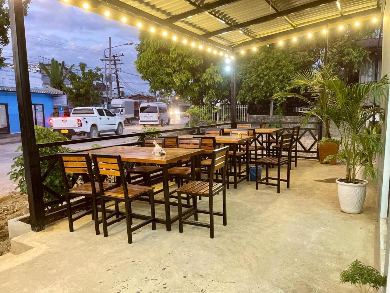 Smile Guesthouse Vangvieng Vang Vieng Εξωτερικό φωτογραφία