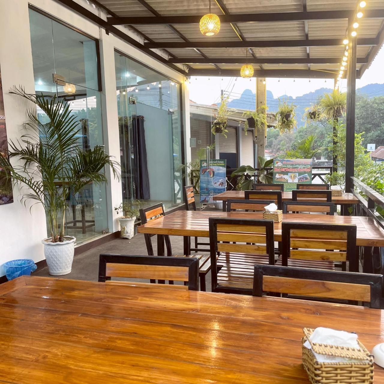 Smile Guesthouse Vangvieng Vang Vieng Εξωτερικό φωτογραφία