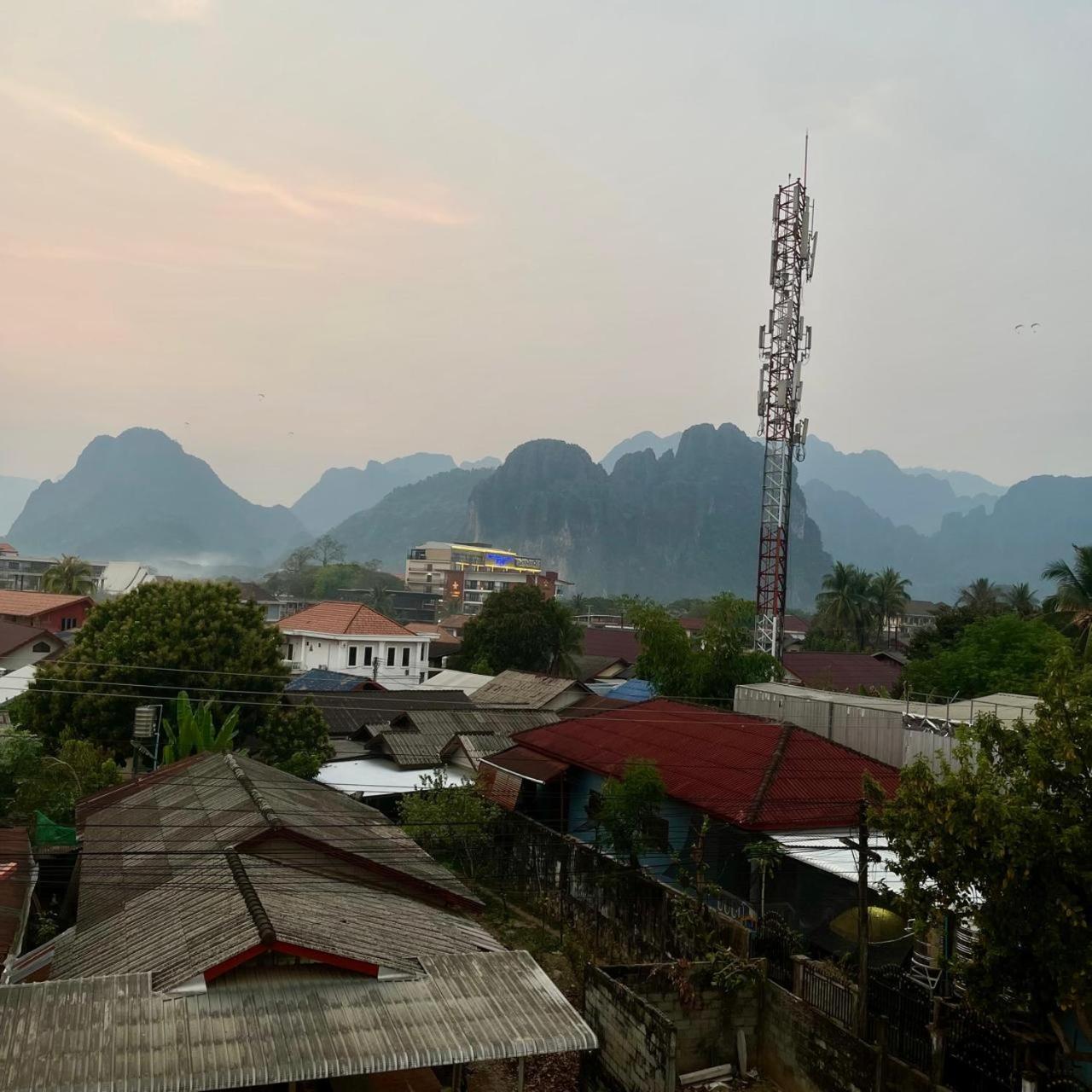 Smile Guesthouse Vangvieng Vang Vieng Εξωτερικό φωτογραφία
