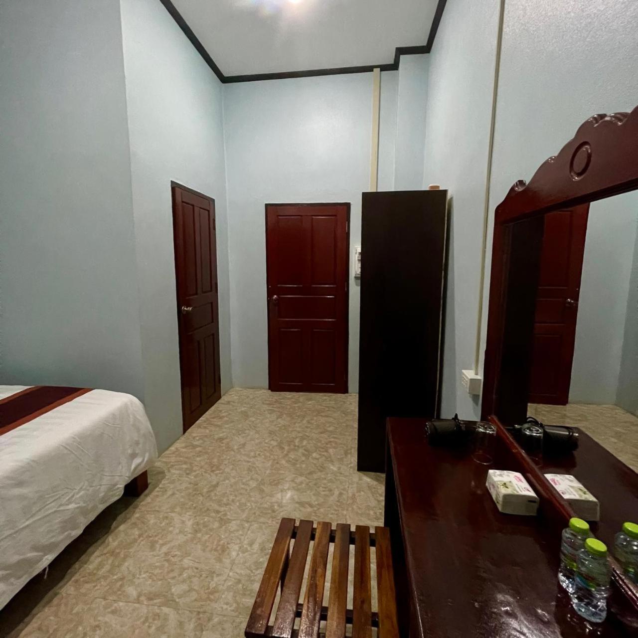 Smile Guesthouse Vangvieng Vang Vieng Εξωτερικό φωτογραφία