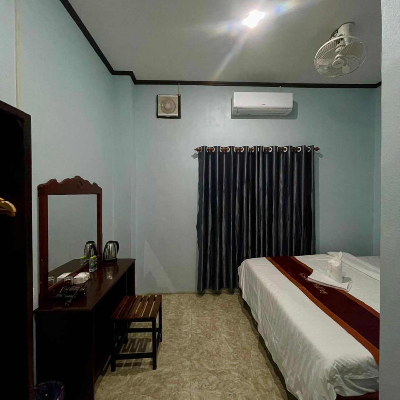Smile Guesthouse Vangvieng Vang Vieng Εξωτερικό φωτογραφία